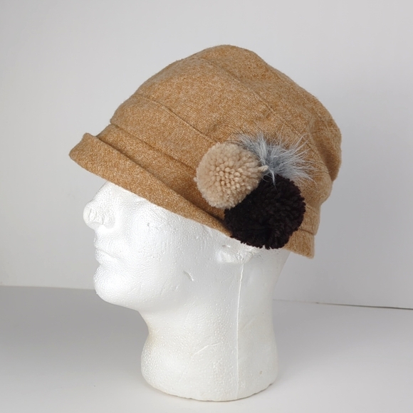 D&Y Women's Tan Feather & Pom Tan Cloche Hat - Picture 1 of 5